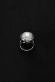 PEARL ORB RING - Sophie Buhai