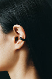 ONYX BAGEL EAR CUFF - Sophie Buhai