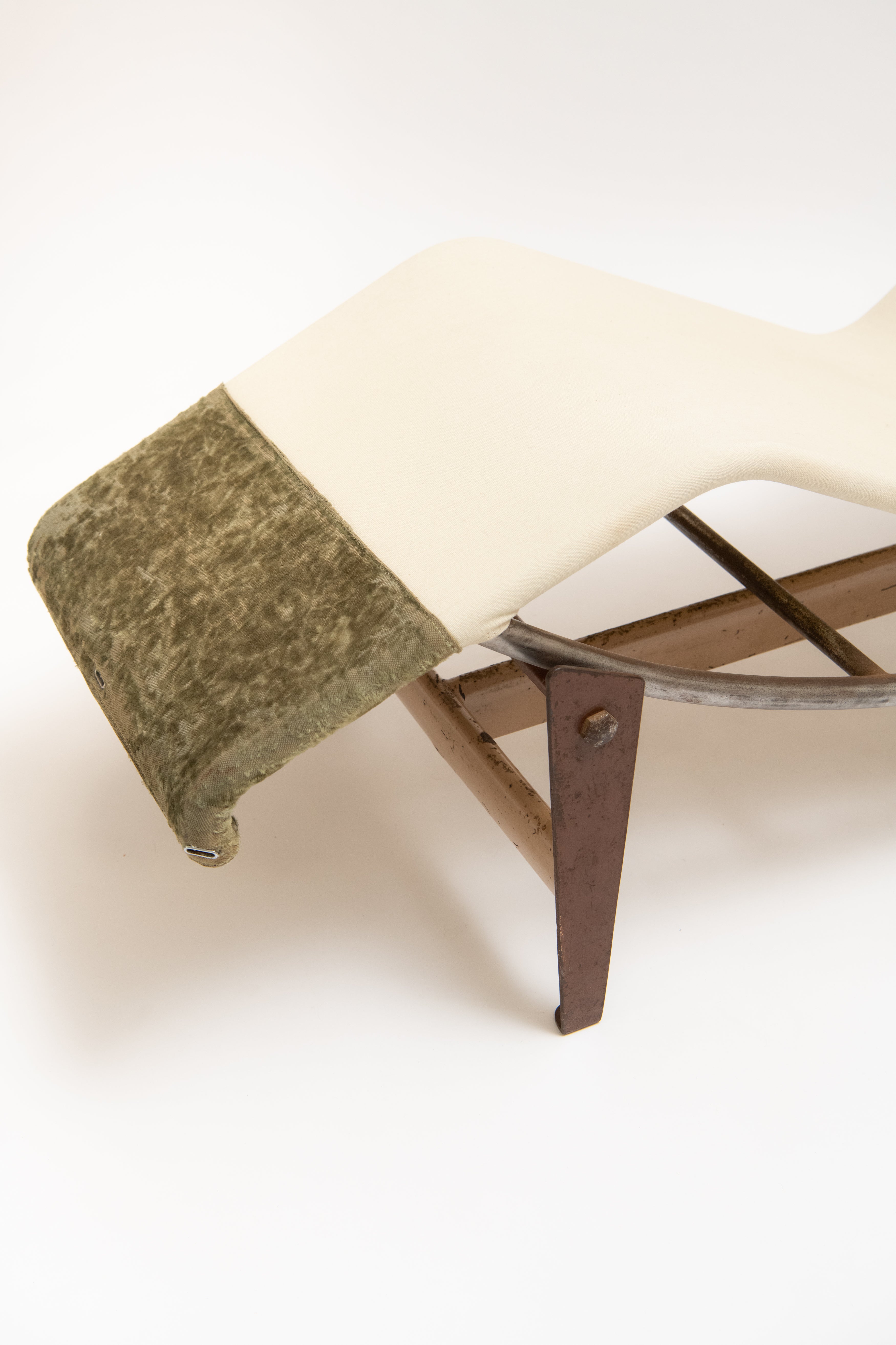 Le Corbusier, Charlotte Perriand & Pierre Jeanneret - Designer furniture by