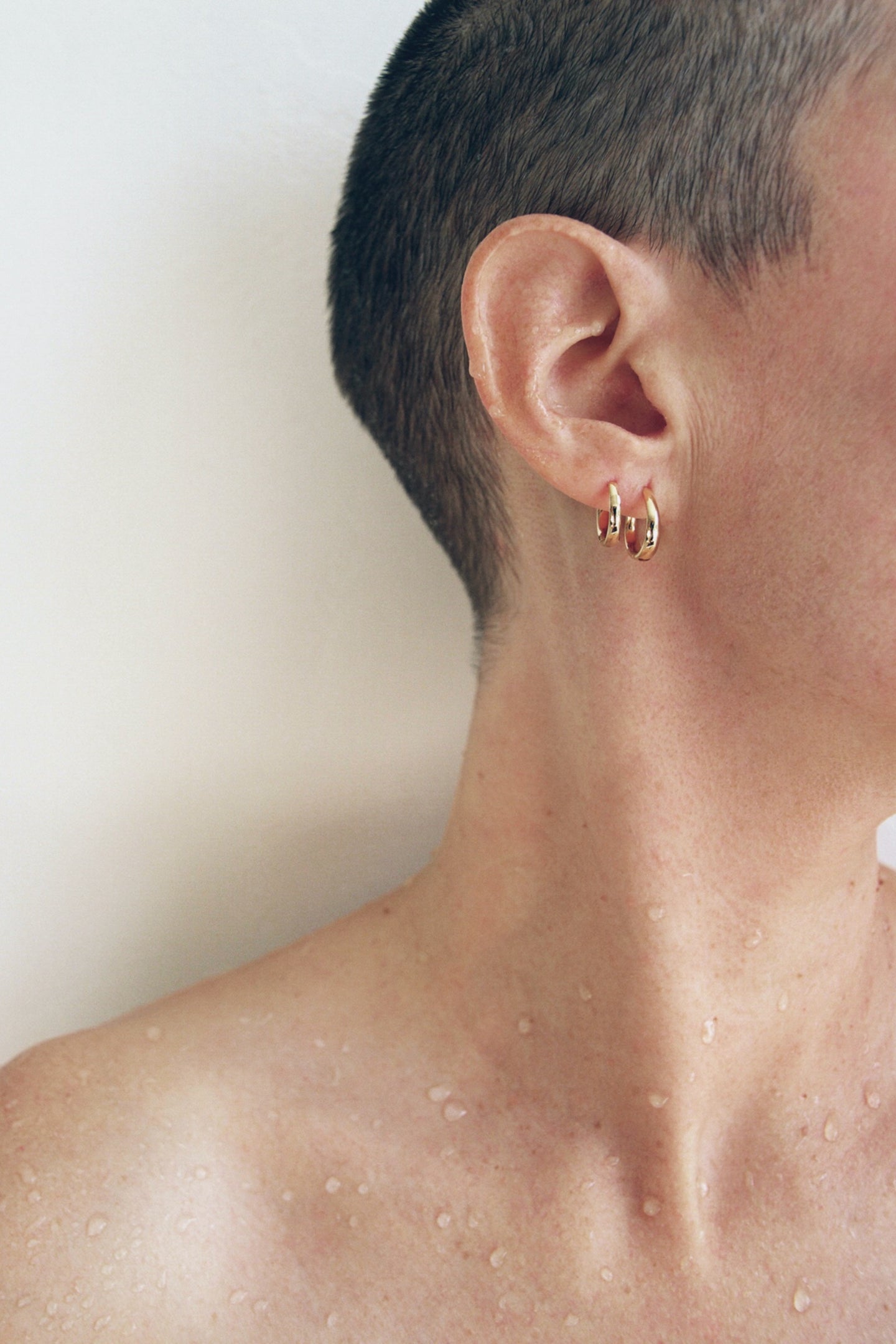 SOPHIE BUHAI Gold Tiny Essential Hoops